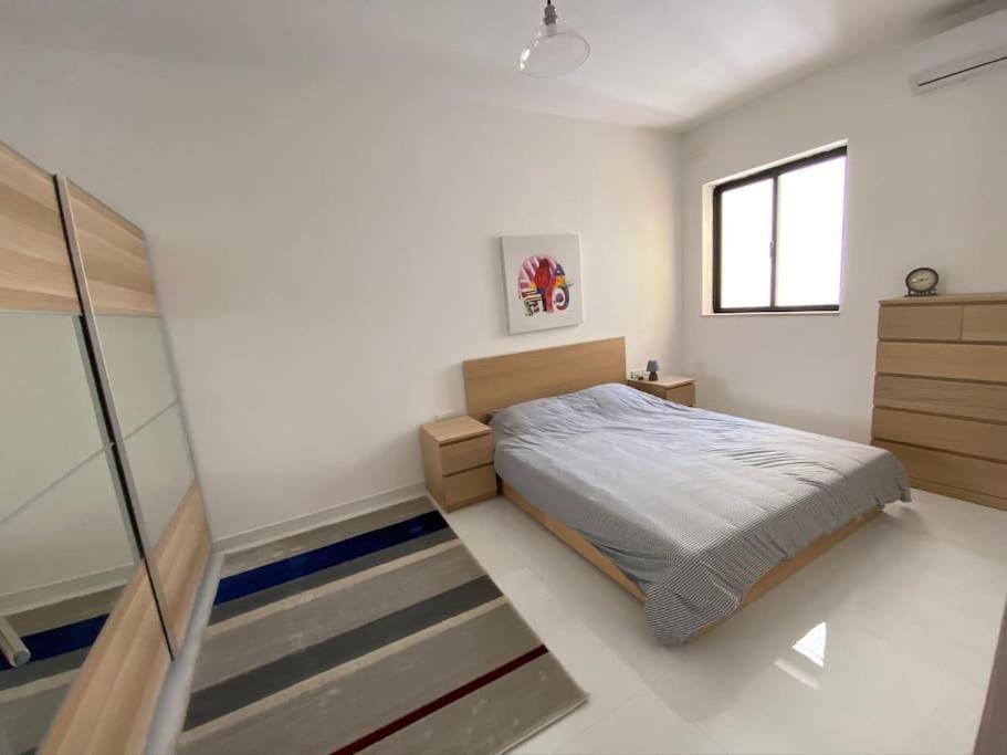 3 Bedroom, 2 Bath Apt, Amazing Views Apartment *