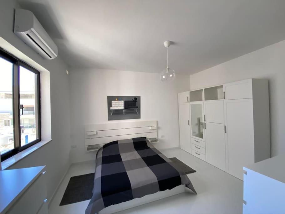 3 Bedroom, 2 Bath Apt, Amazing Views Apartment *