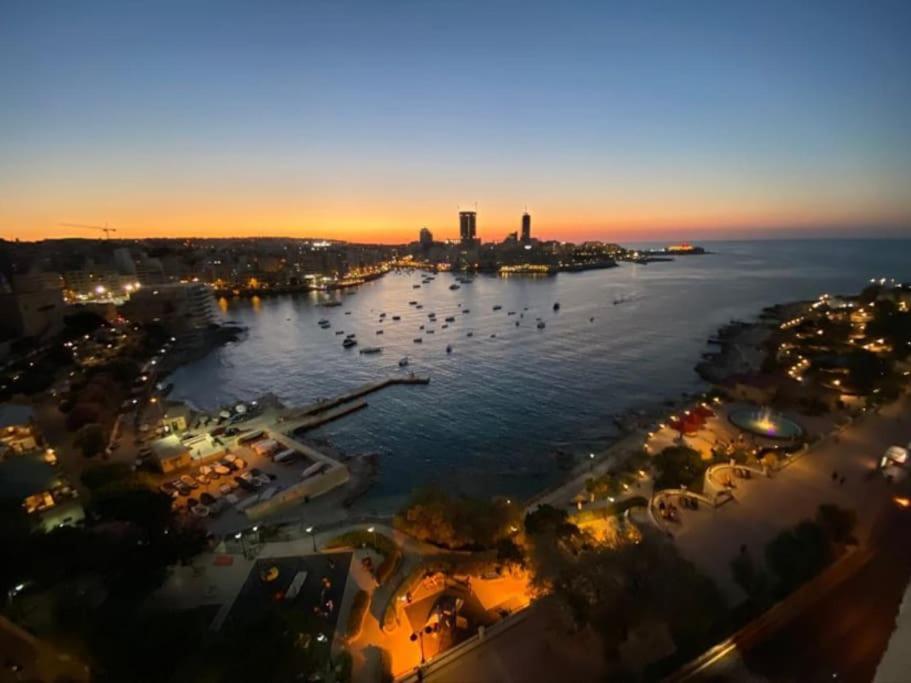 3 Bedroom, 2 Bath Apt, Amazing Views Apartment