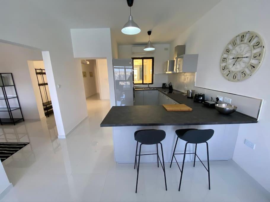 Apartment 3 Bedroom, 2 Bath Apt, Amazing Views Sliema